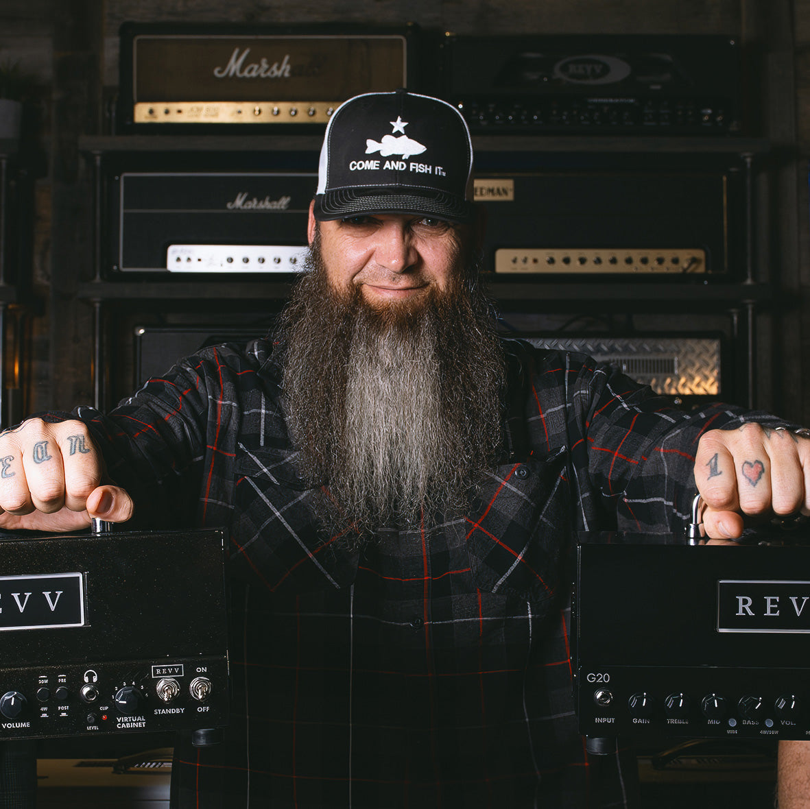 Holding an amplifier